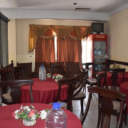 Hotel Regent Rawalpindi Buitenkant foto